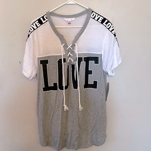 No Boundaries BlackWhite Gray Xl shirt